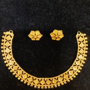 Small Round Floral Necklace Set