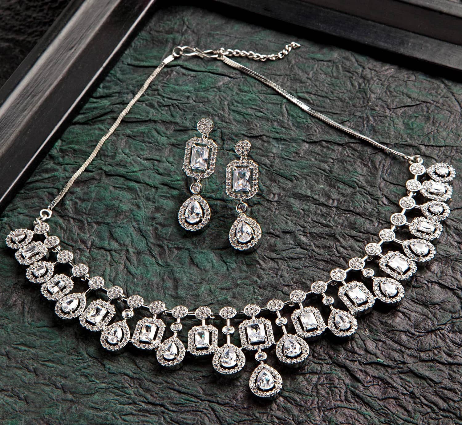 How to Choose American Diamond Jewellery for Gifting – A Complete Buying Guide